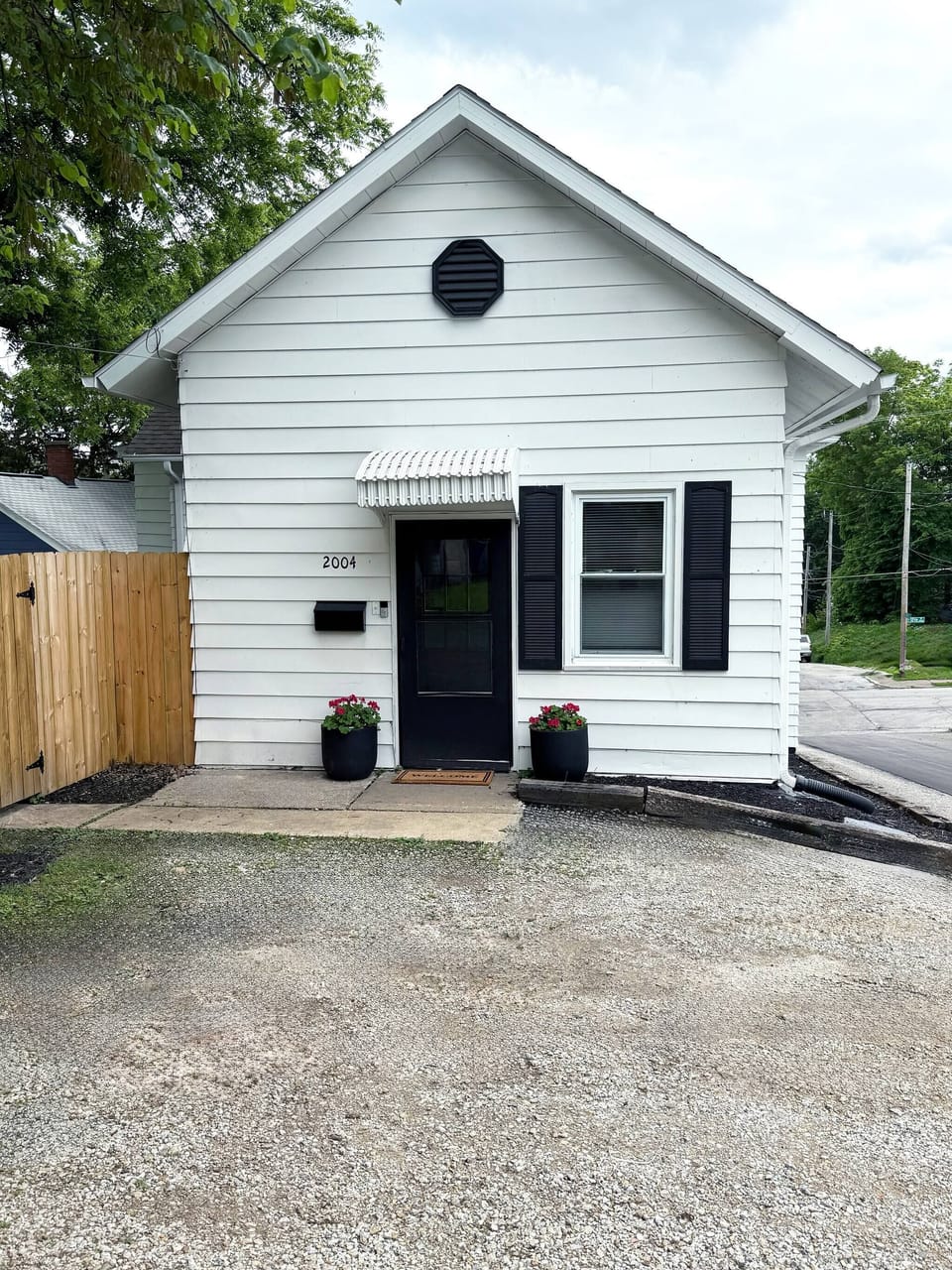 Walk right into entrance with no steps.