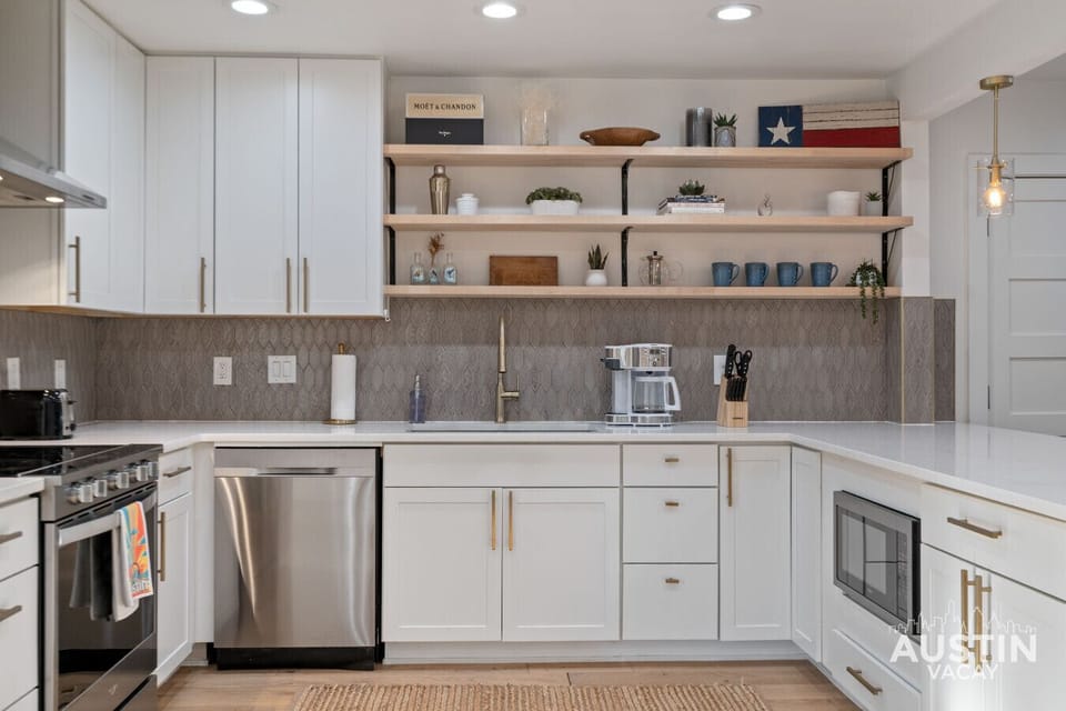 Morning rituals made easy. Brews, bites, and sparkling clean-up all built in.