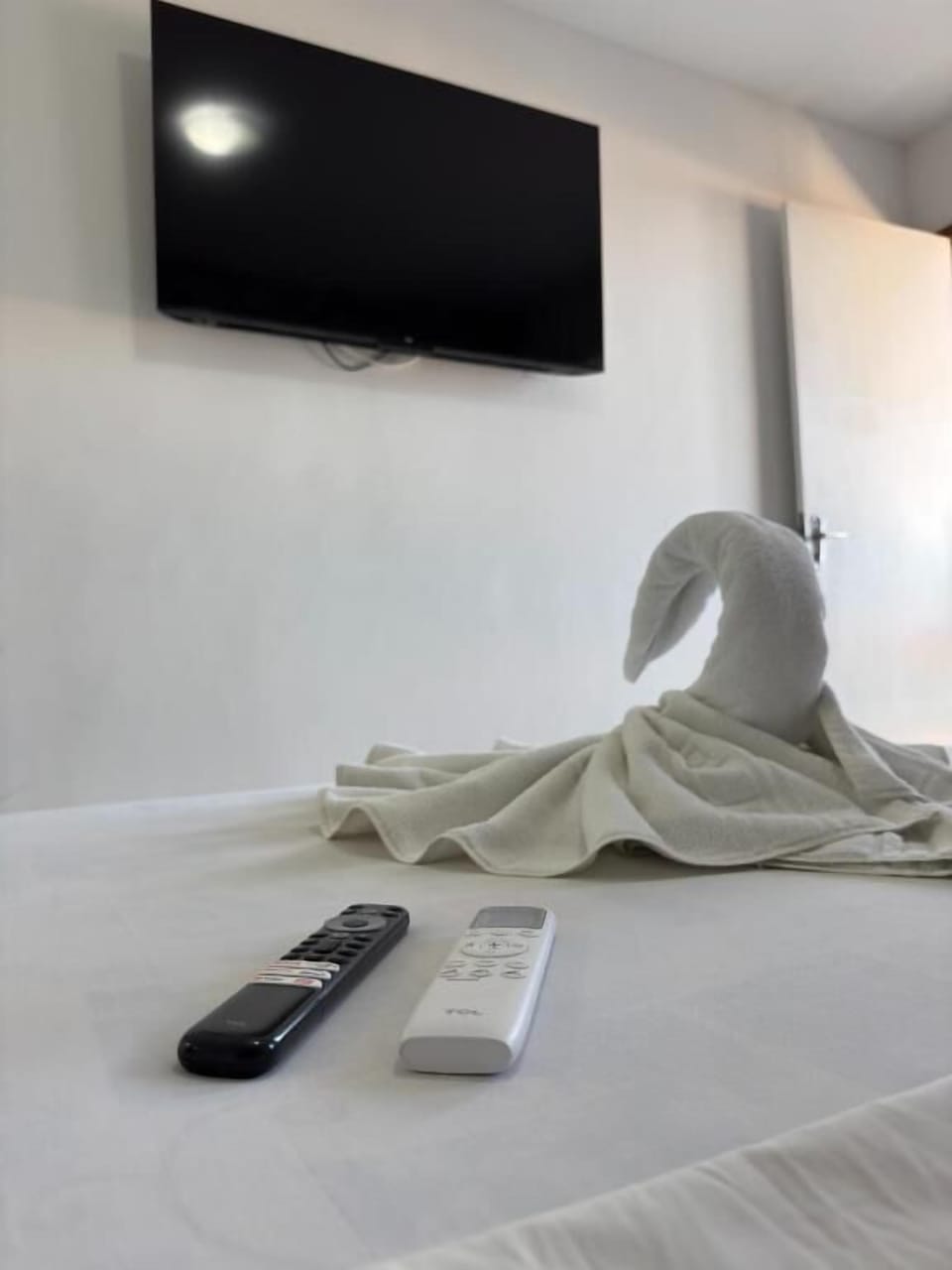 Superior Triple Room, Partial Sea View | Free WiFi