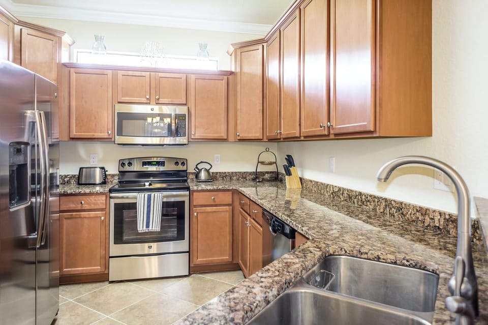 Kitchen with home like amenities. 