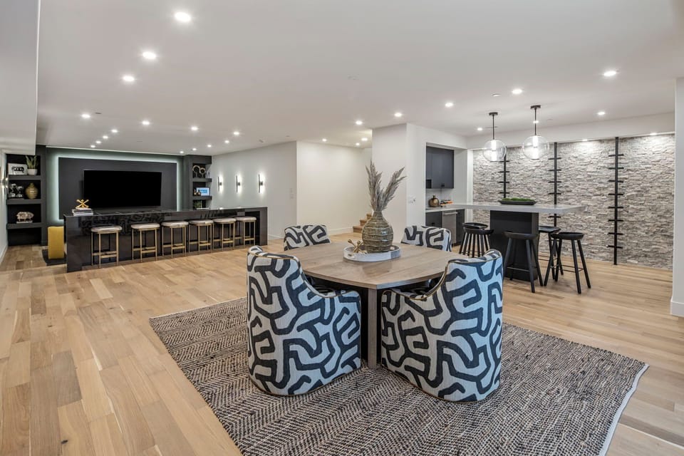 Theatre Room - plenty of space