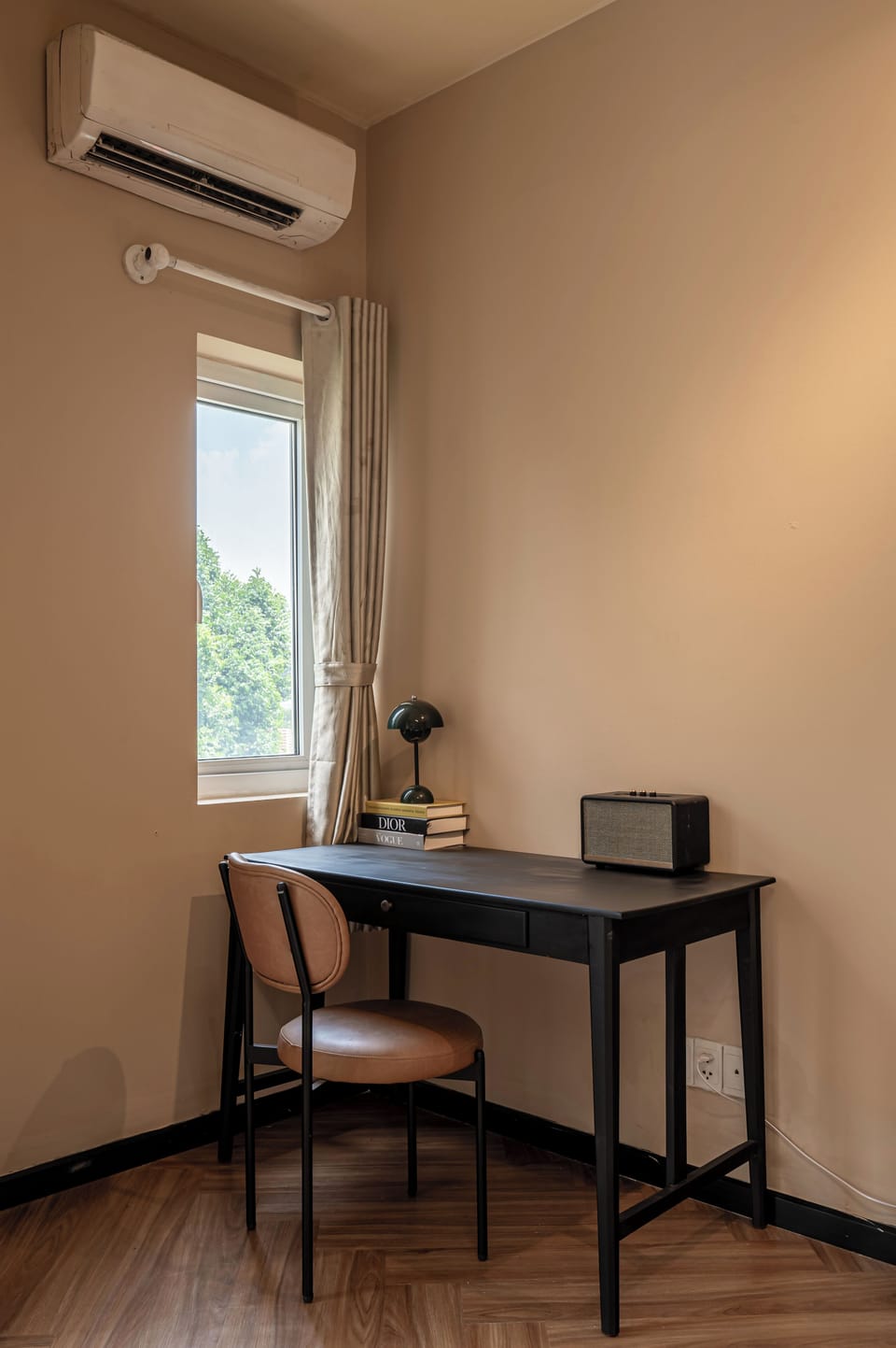 Deluxe Suite, City View | Living area | 50-inch LED TV with digital channels
