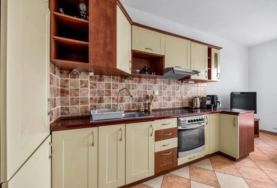 52 m2 Apartment Perfect for 5 | Book Now with RENTUJEMY.COM