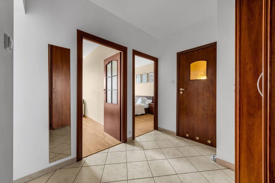 52 m2 Apartment Perfect for 5 | Book Now with RENTUJEMY.COM