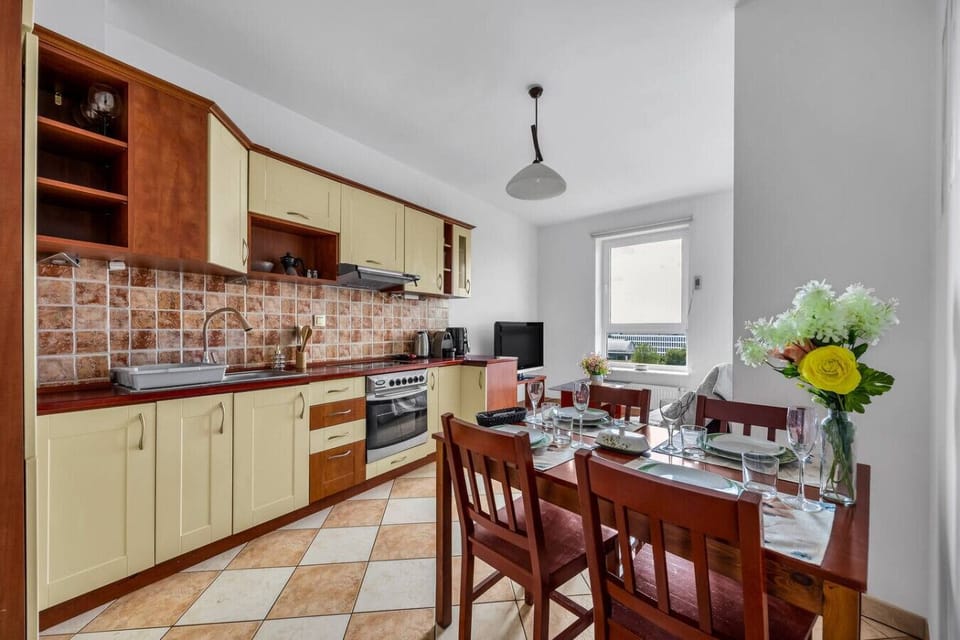 52 m2 Apartment Perfect for 5 | Book Now with RENTUJEMY.COM