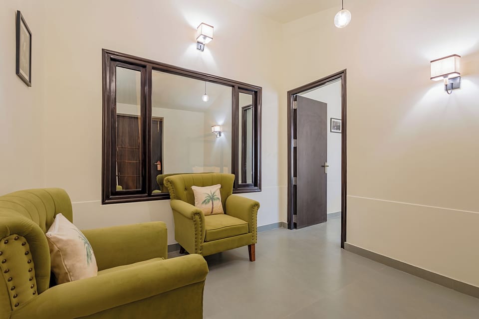 Family Studio Suite | Living area