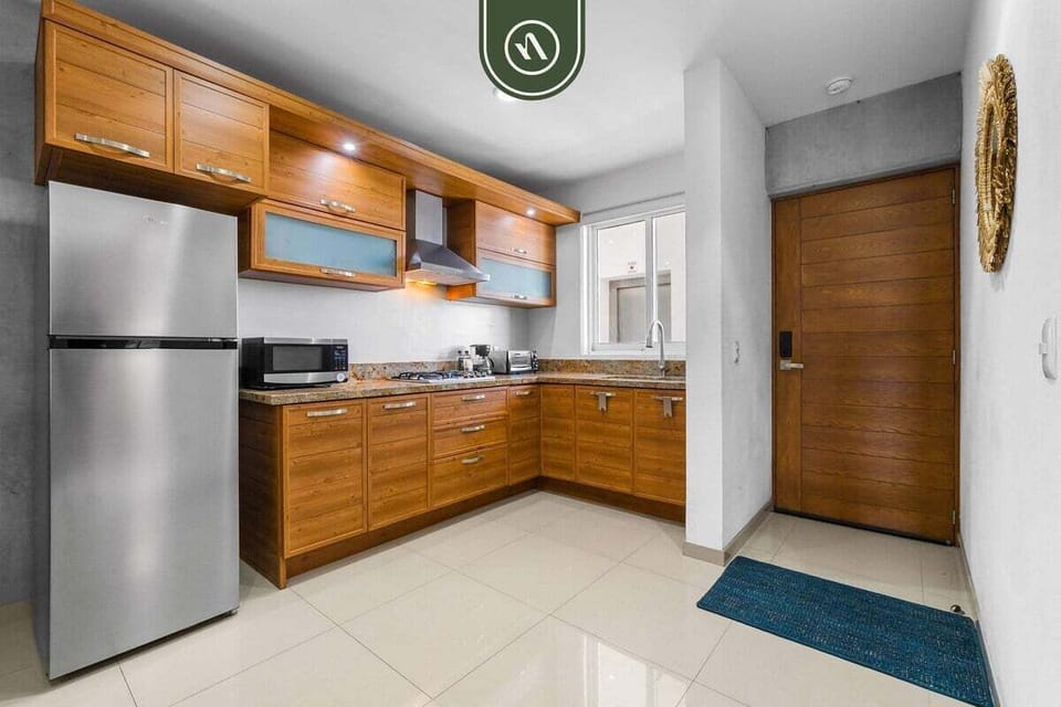 Kitchen fully equipped with fridge and all needed to cook