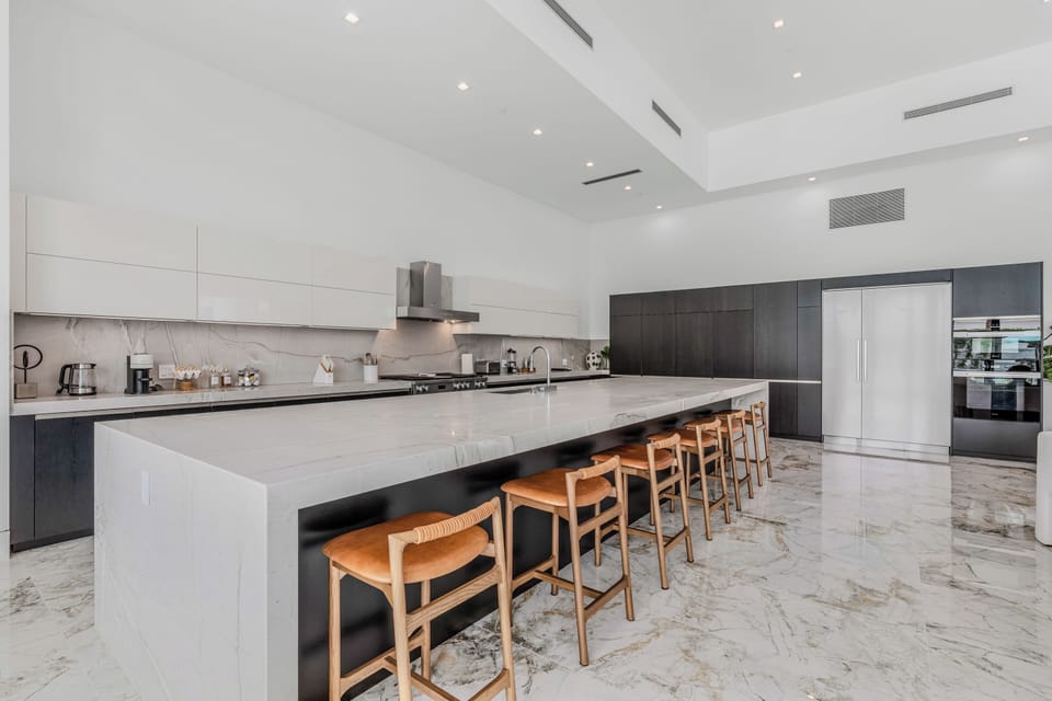 Private kitchen.