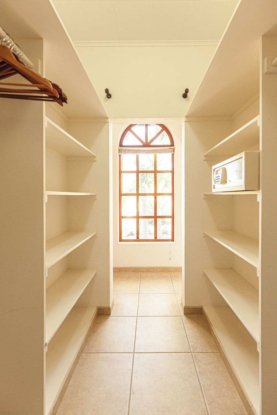Luxury Room, 1 King Bed, Bathtub | In-room safe, free WiFi, bed sheets