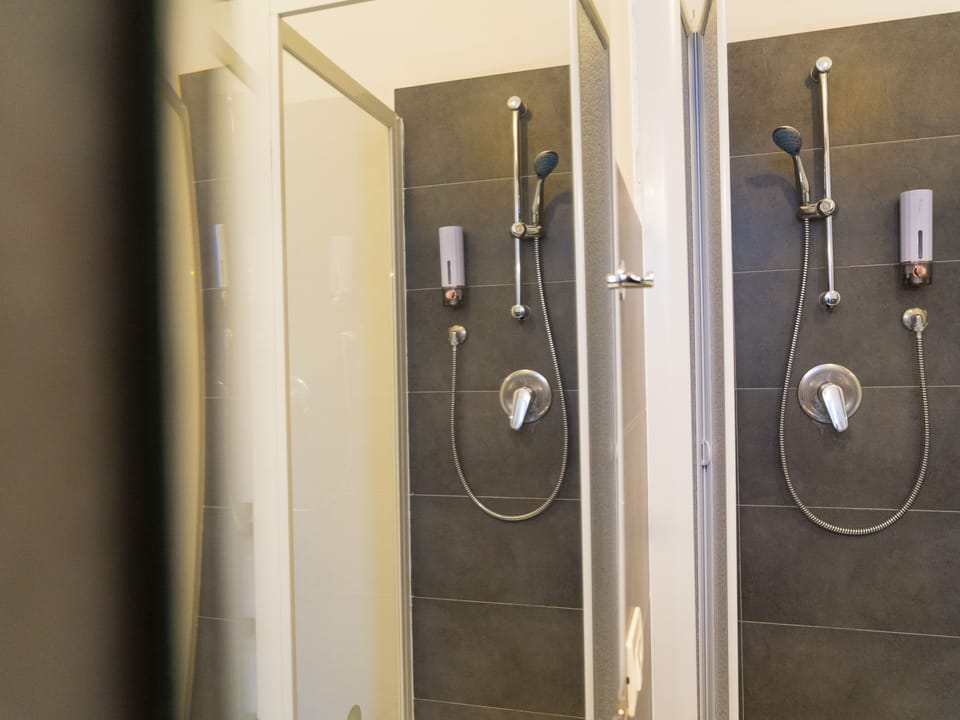 Shower, free toiletries, hair dryer, bidet