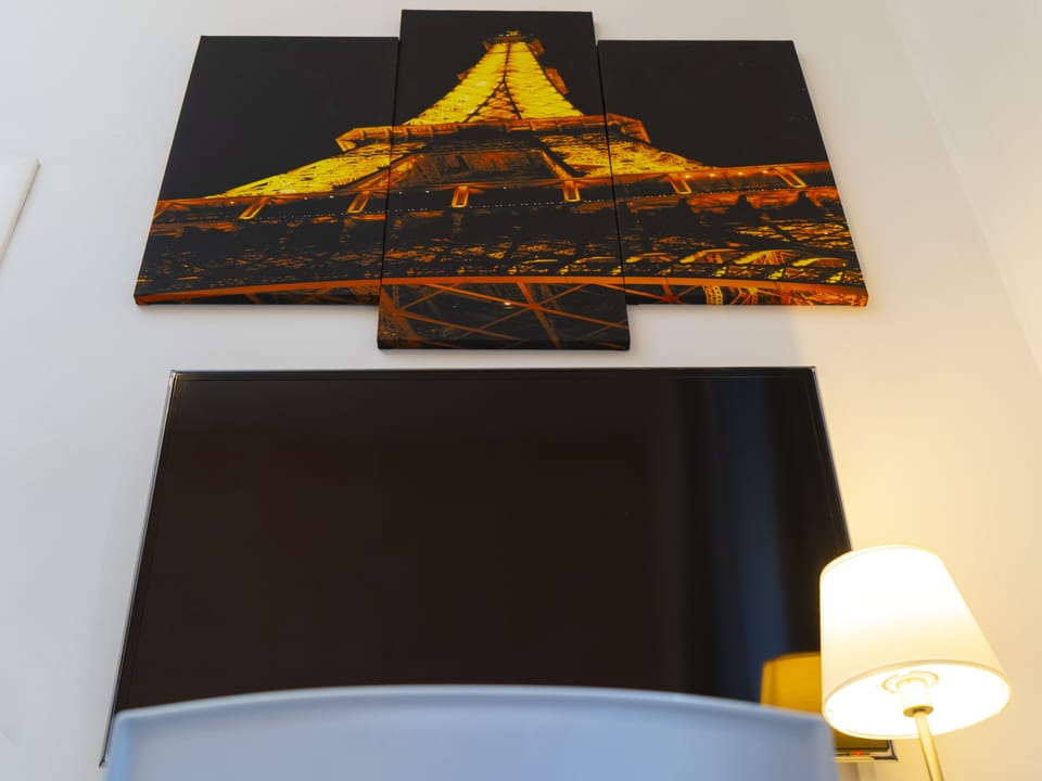 Triple room with en-suite bathroom | Premium bedding, down comforters, individually decorated