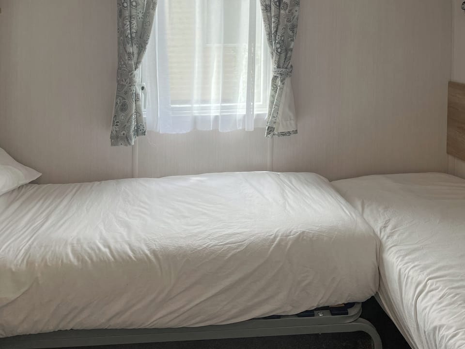 Twin bedroom | Ousbrough Tail-Wag Retreat - Beamish Holiday Park, Durham