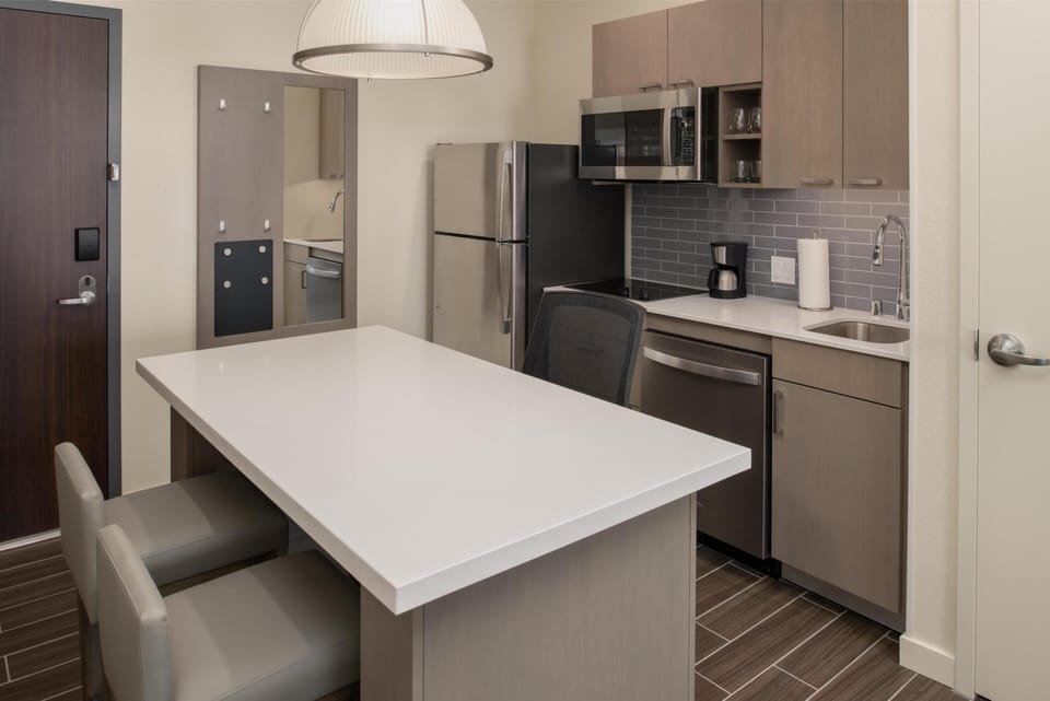 Suite, 1 Bedroom | Private kitchen | Coffee/tea maker