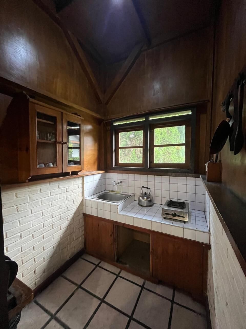 Classic House, Garden View | Private kitchenette | Coffee/tea maker