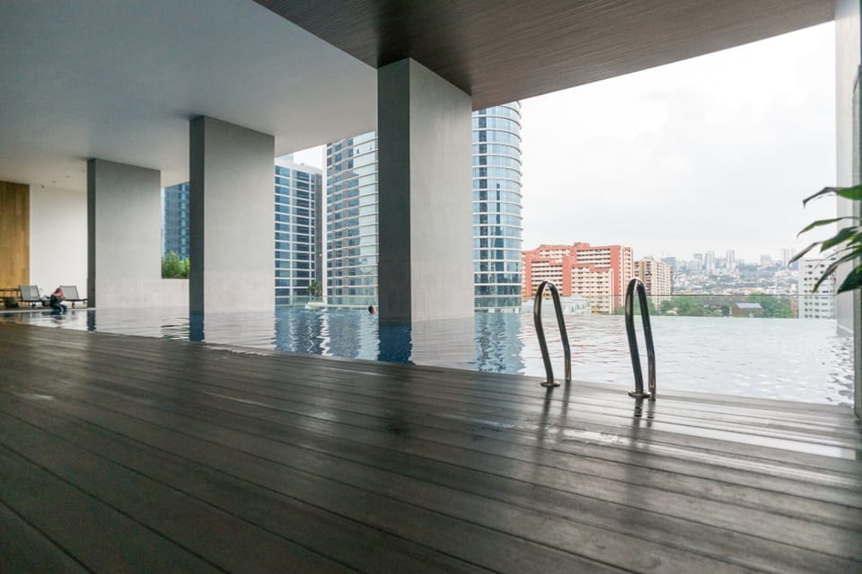 Indoor/outdoor pool