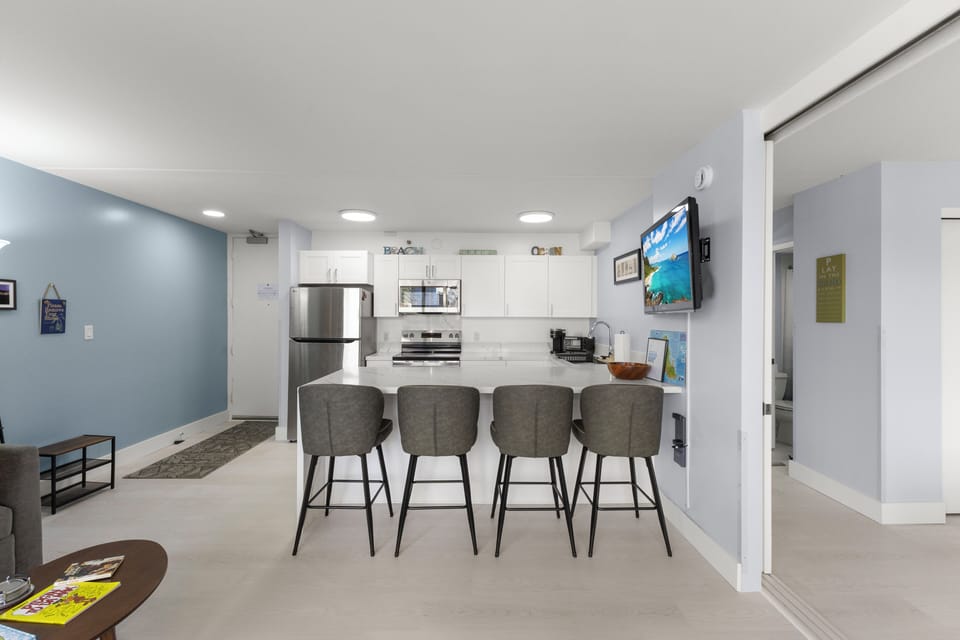 Standard Apartment, Lanai, Ocean View | Private kitchen | Stovetop, electric kettle, cookware/dishes/utensils