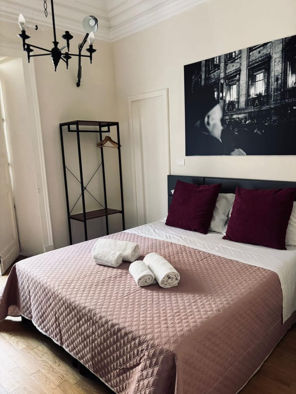 Deluxe Double or Twin Room | Desk, iron/ironing board, WiFi