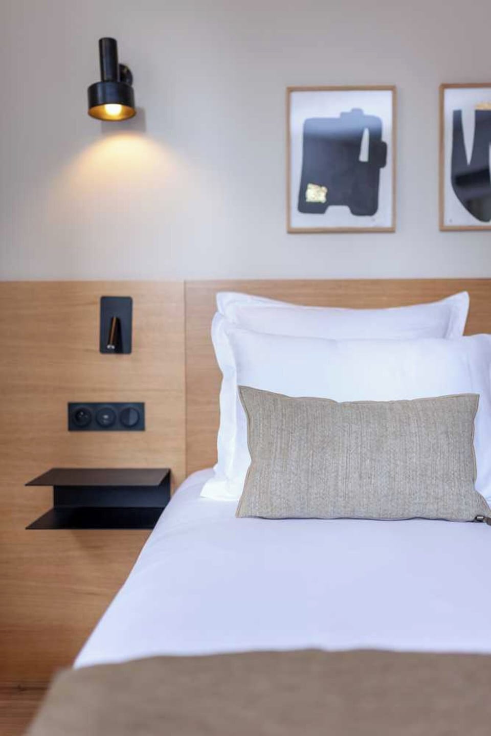 Apartment | 1 bedroom, laptop workspace, bed sheets