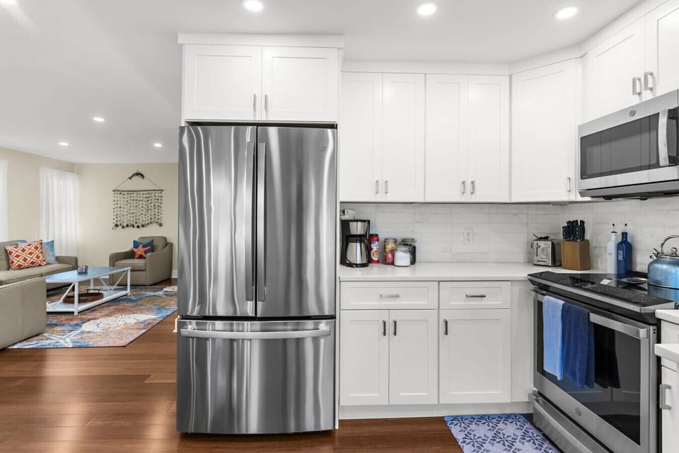 Full Kitchen on 1st floor.