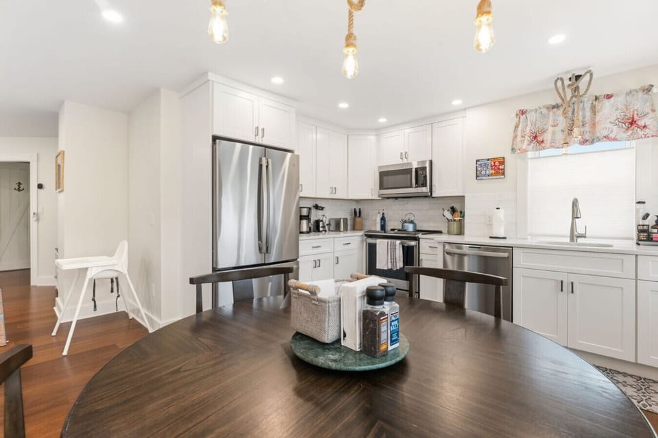 Dining area showing Highchair