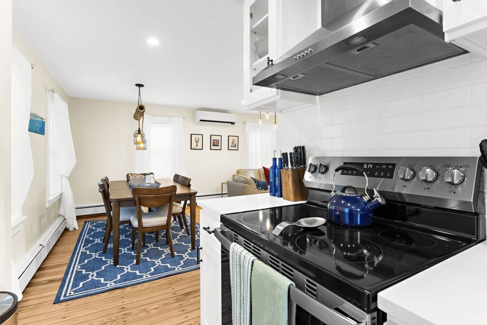 Dining Area looking from kitchen