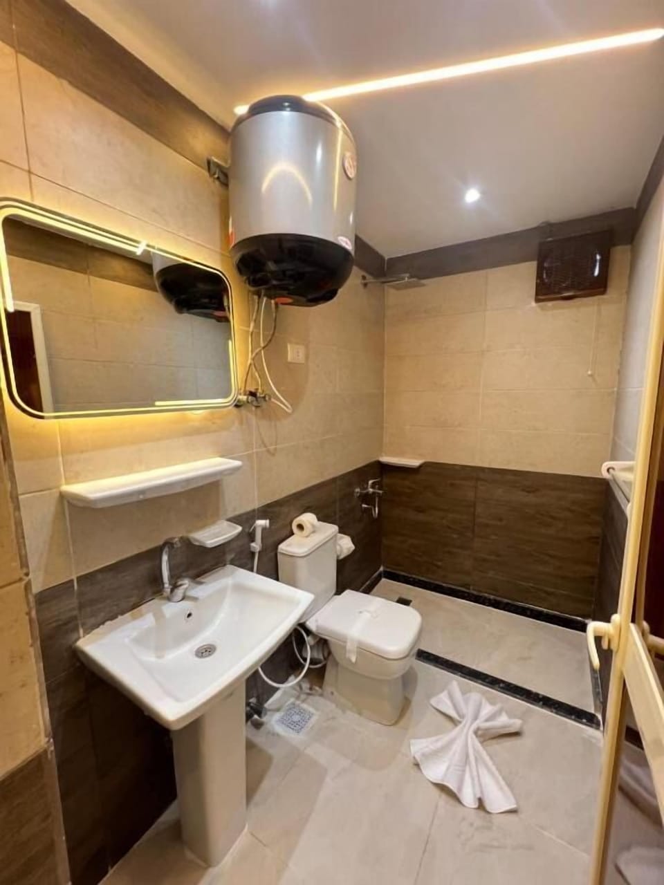 Double or Twin Room, Patio, Desert View | Bathroom | Shower, free toiletries, towels, soap