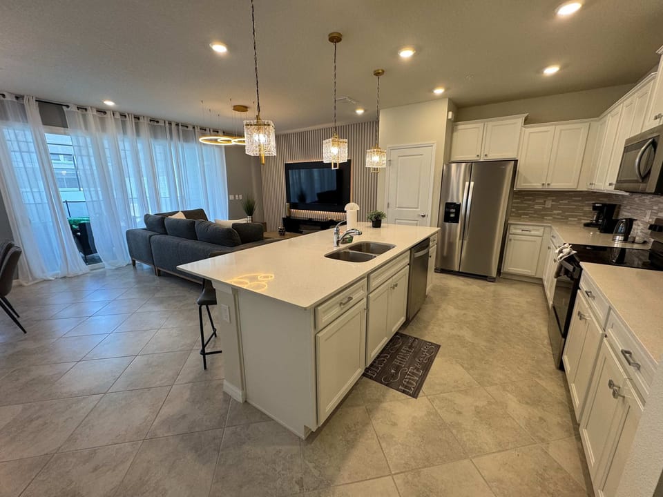 House | 5 bedrooms, desk, Internet