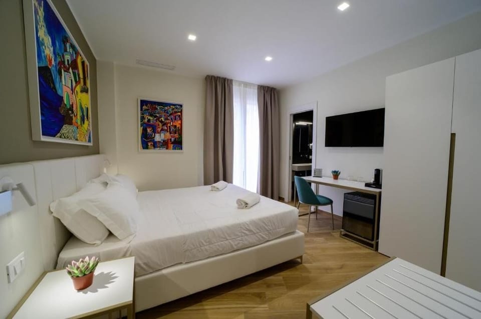 Deluxe Double or Twin Room | In-room safe, cribs/infant beds, free WiFi, bed sheets