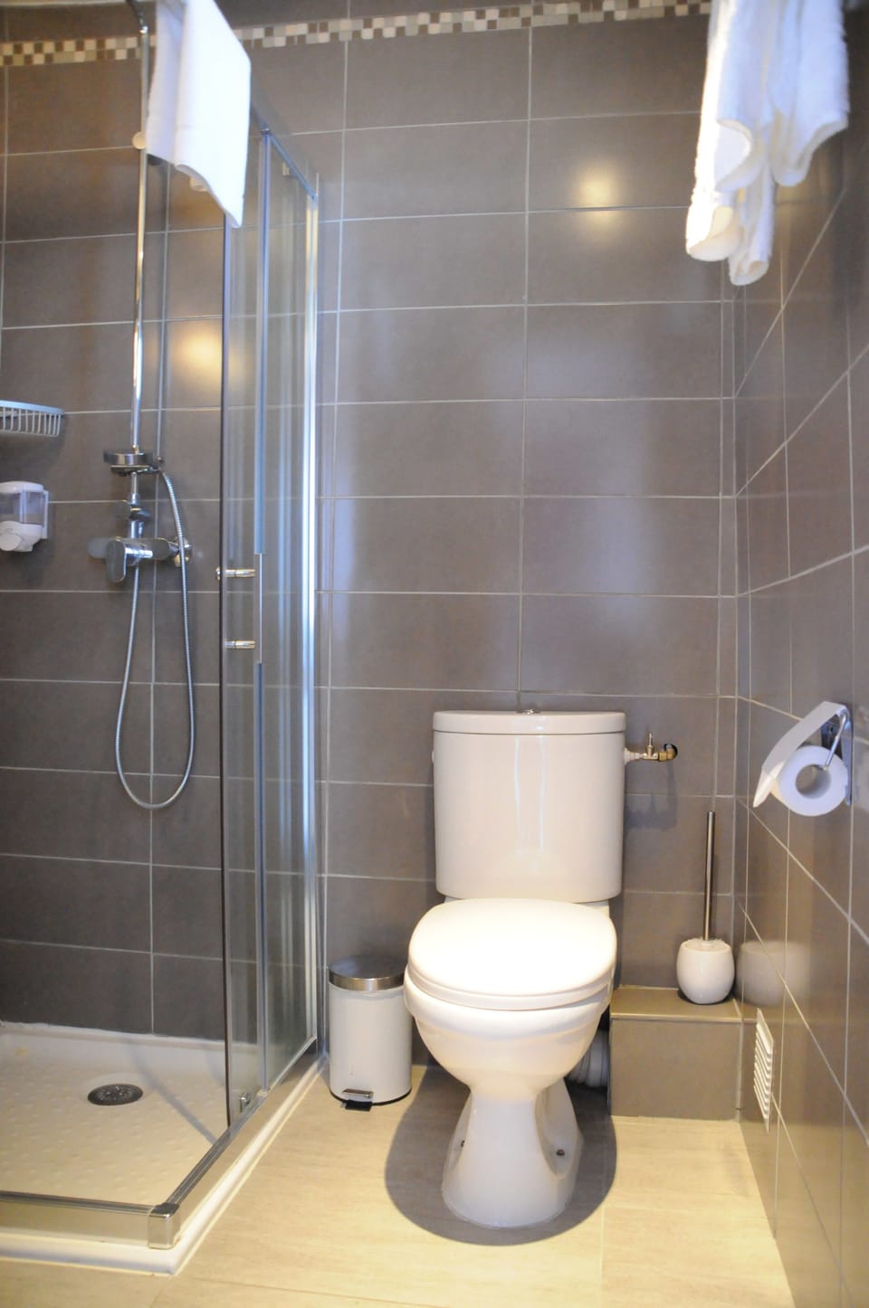 Double Room, Balcony | Bathroom | Shower, free toiletries, hair dryer, towels