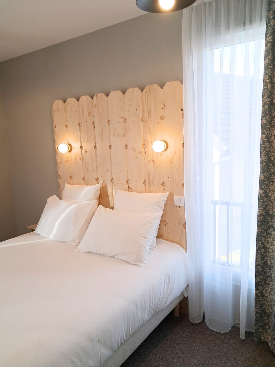 Classic Double Room, City View | Soundproofing, iron/ironing board, free WiFi