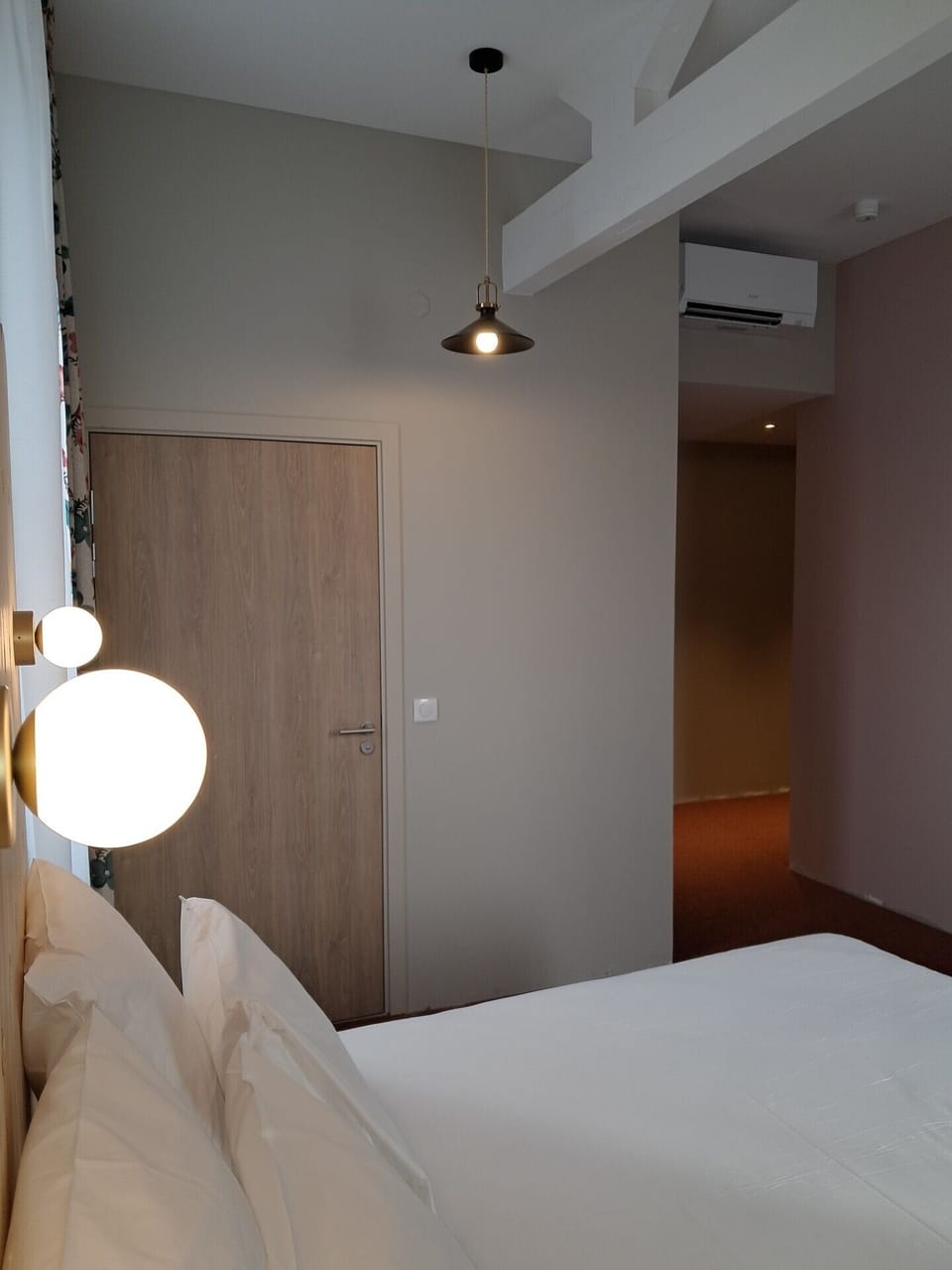 Classic Double Room, City View | Soundproofing, iron/ironing board, free WiFi