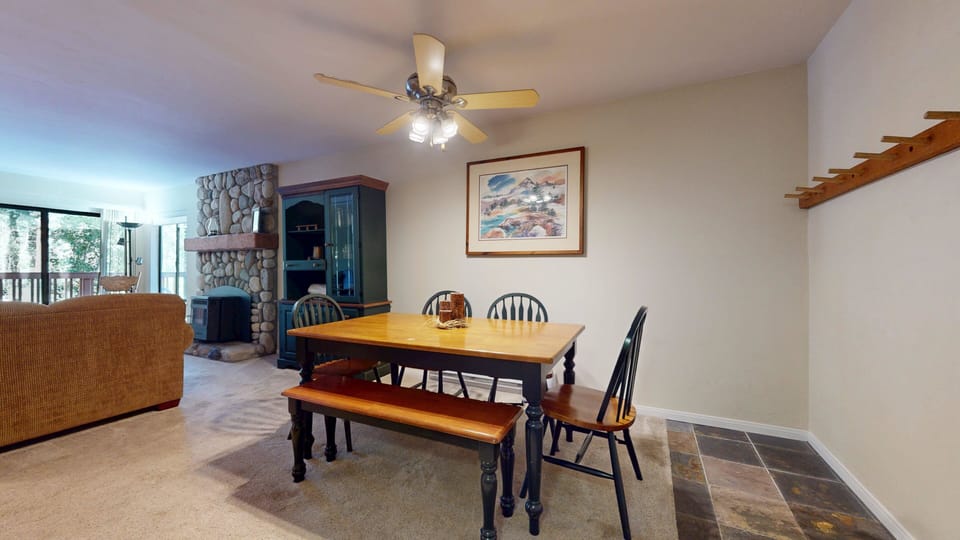 Condo, 1 Bedroom | Dining