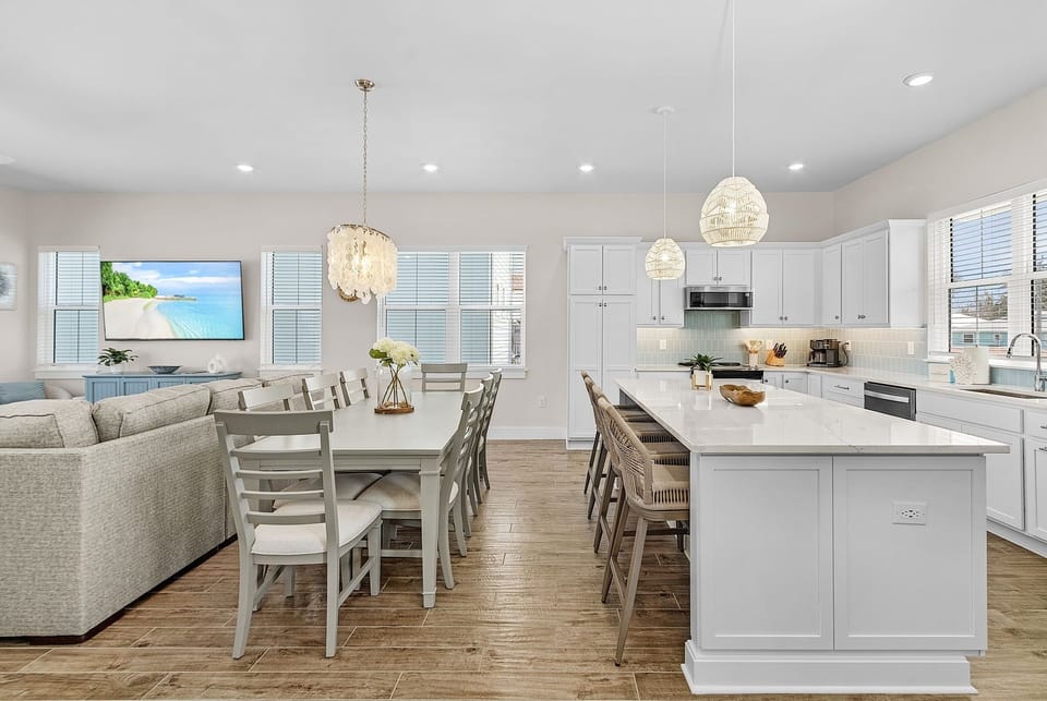 House, 5 Bedrooms | Dining