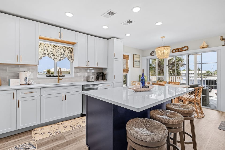 House, 3 Bedrooms | Private kitchen | Coffee/tea maker, fridge, oven, toaster