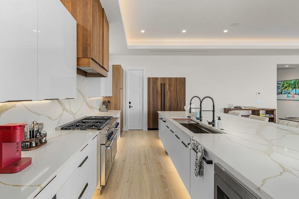 House, 6 Bedrooms | Private kitchen | Coffee/tea maker, fridge, oven, toaster