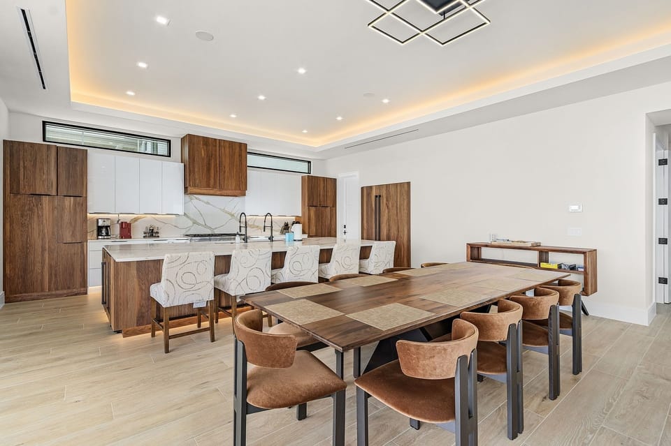 House, 6 Bedrooms | Dining