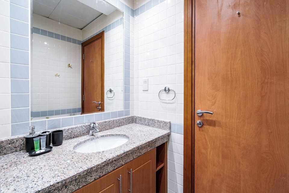 PVH - Sunny Studio - Madison Residency Apartment in Dubai