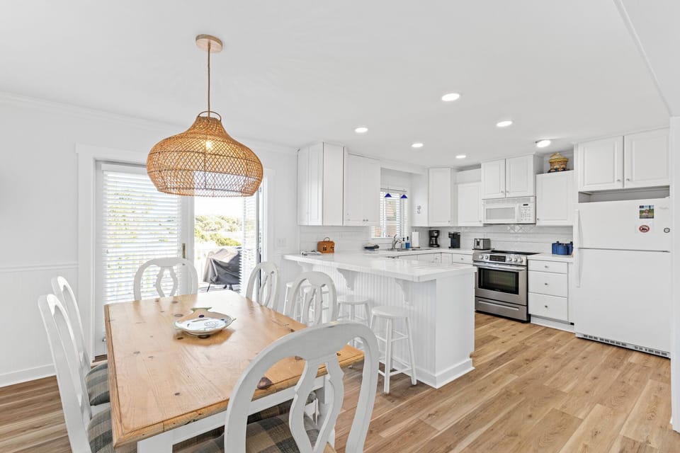 KITCHEN AND DINING