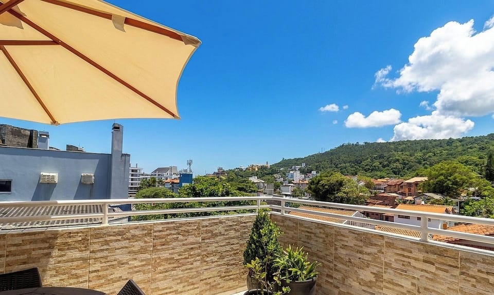 Basic Apartment | Outdoor dining