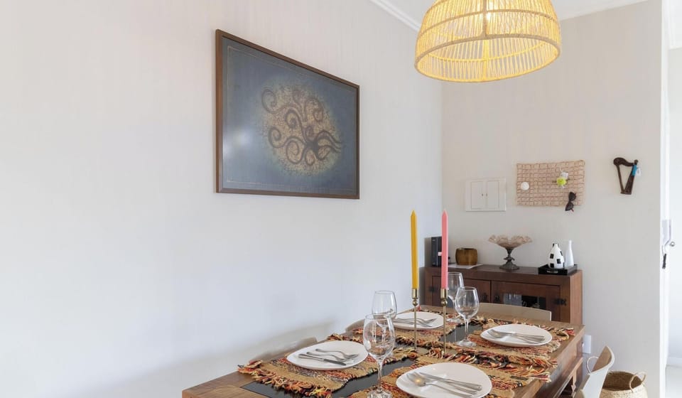 Basic Apartment | Dining