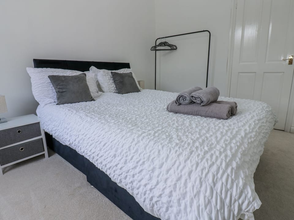 2 bedrooms, individually decorated, individually furnished, free WiFi