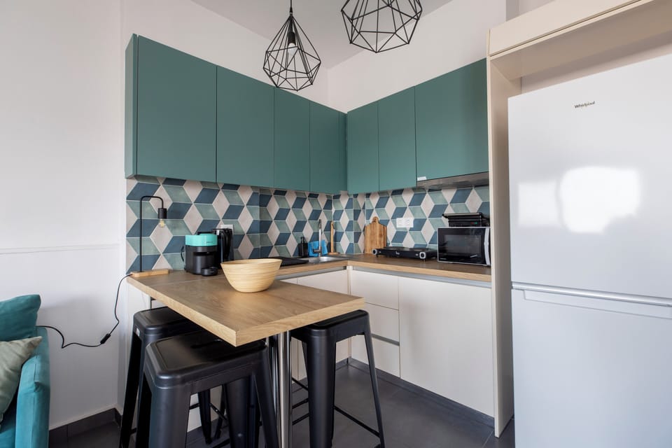 Apartment, 1 Bedroom, Kitchen, City View | In-room dining