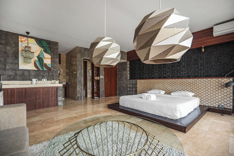 Studio Agung Loft | Egyptian cotton sheets, premium bedding, in-room safe