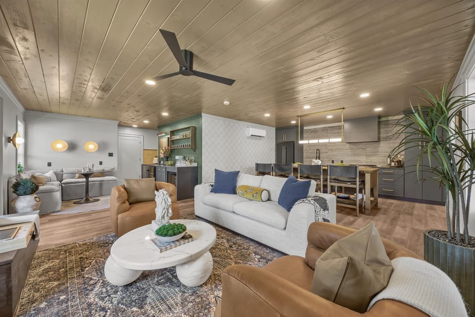 32-101 S Babcock St-124