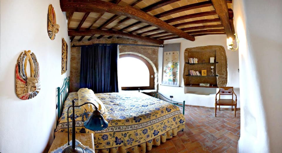 1 bedroom, premium bedding, blackout drapes, bed sheets