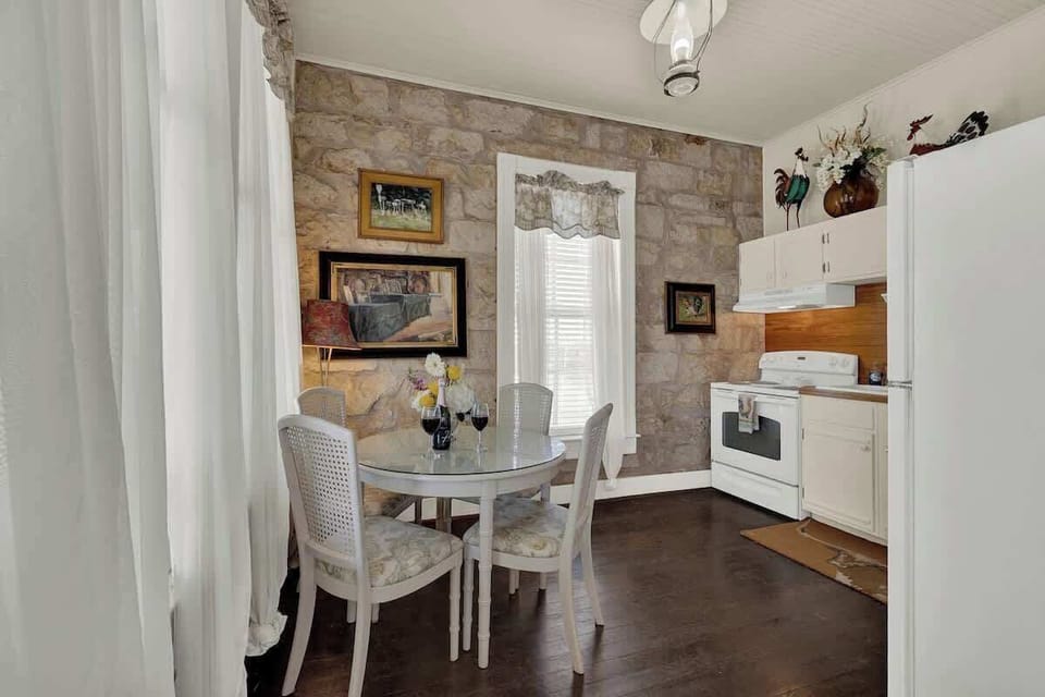 House, Multiple Beds, Patio, City View (101 N Orange #2) | Dining
