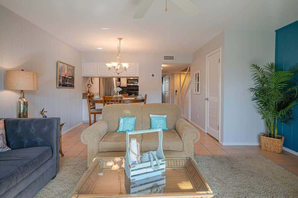 House, Multiple Beds, Pool Access (2110 Bayhouse) | Living area