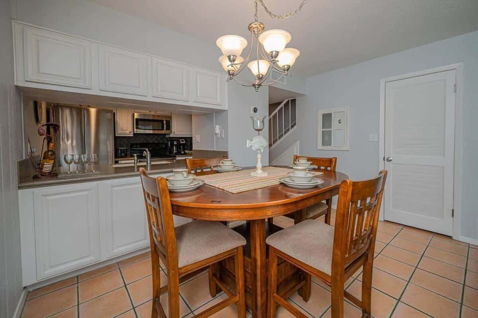 House, Multiple Beds, Pool Access (2110 Bayhouse) | Dining