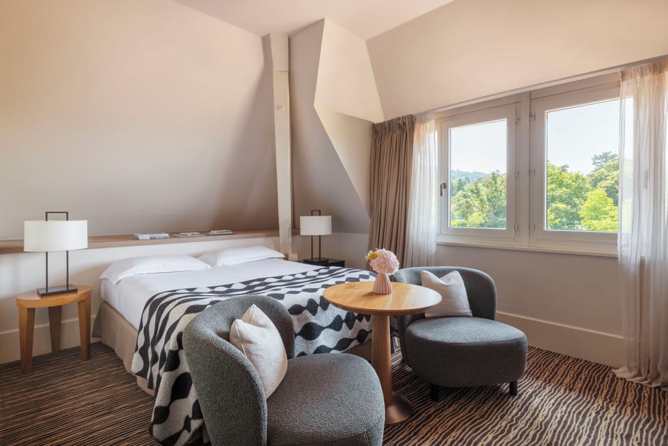 Room (South-facing) | Minibar, in-room safe, desk, soundproofing