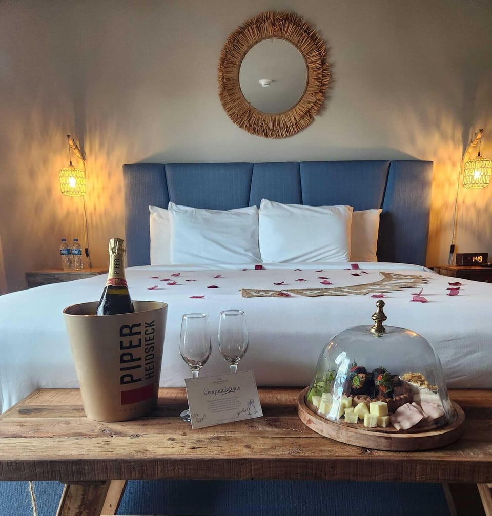 Premium bedding, pillowtop beds, minibar, in-room safe